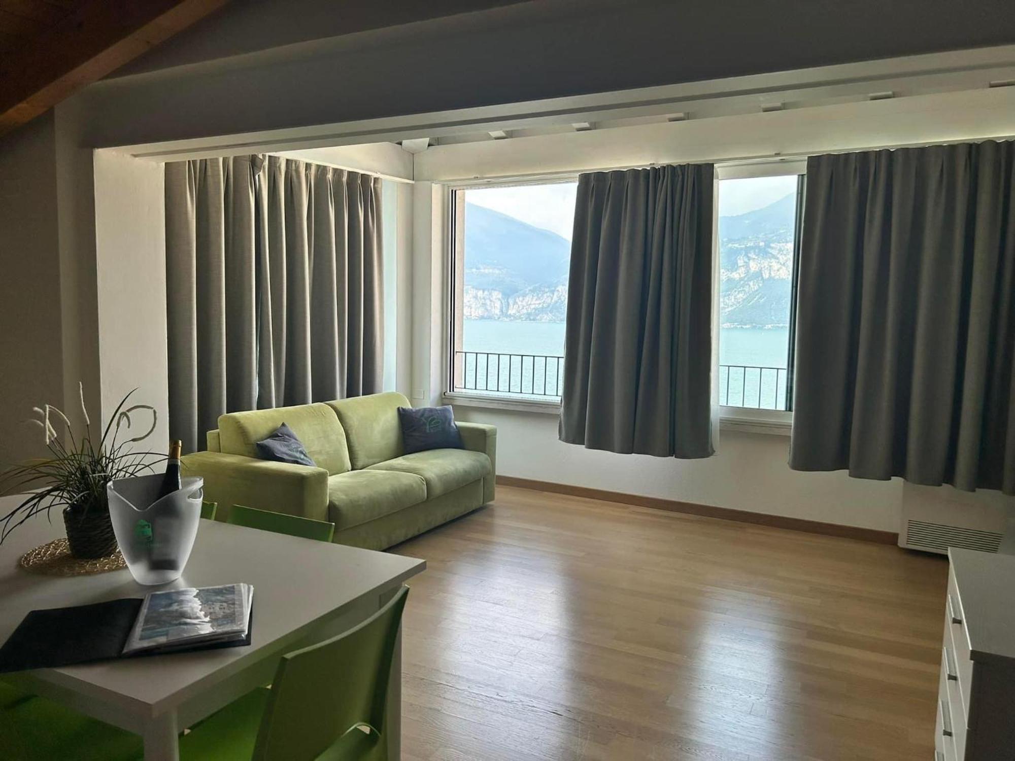 Villa Borgo Borago برنزوني سول جاردا المظهر الخارجي الصورة