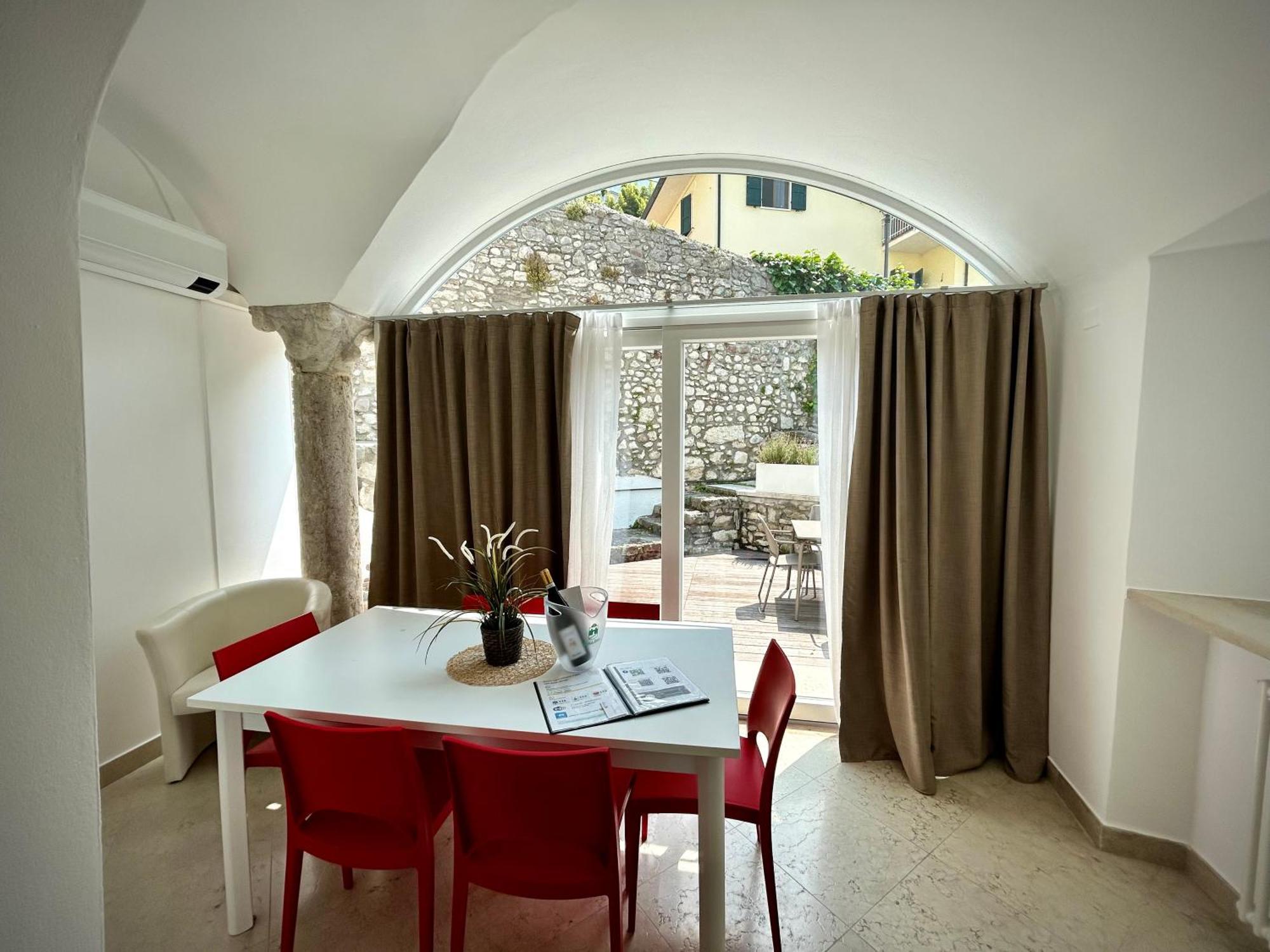 Villa Borgo Borago برنزوني سول جاردا الغرفة الصورة