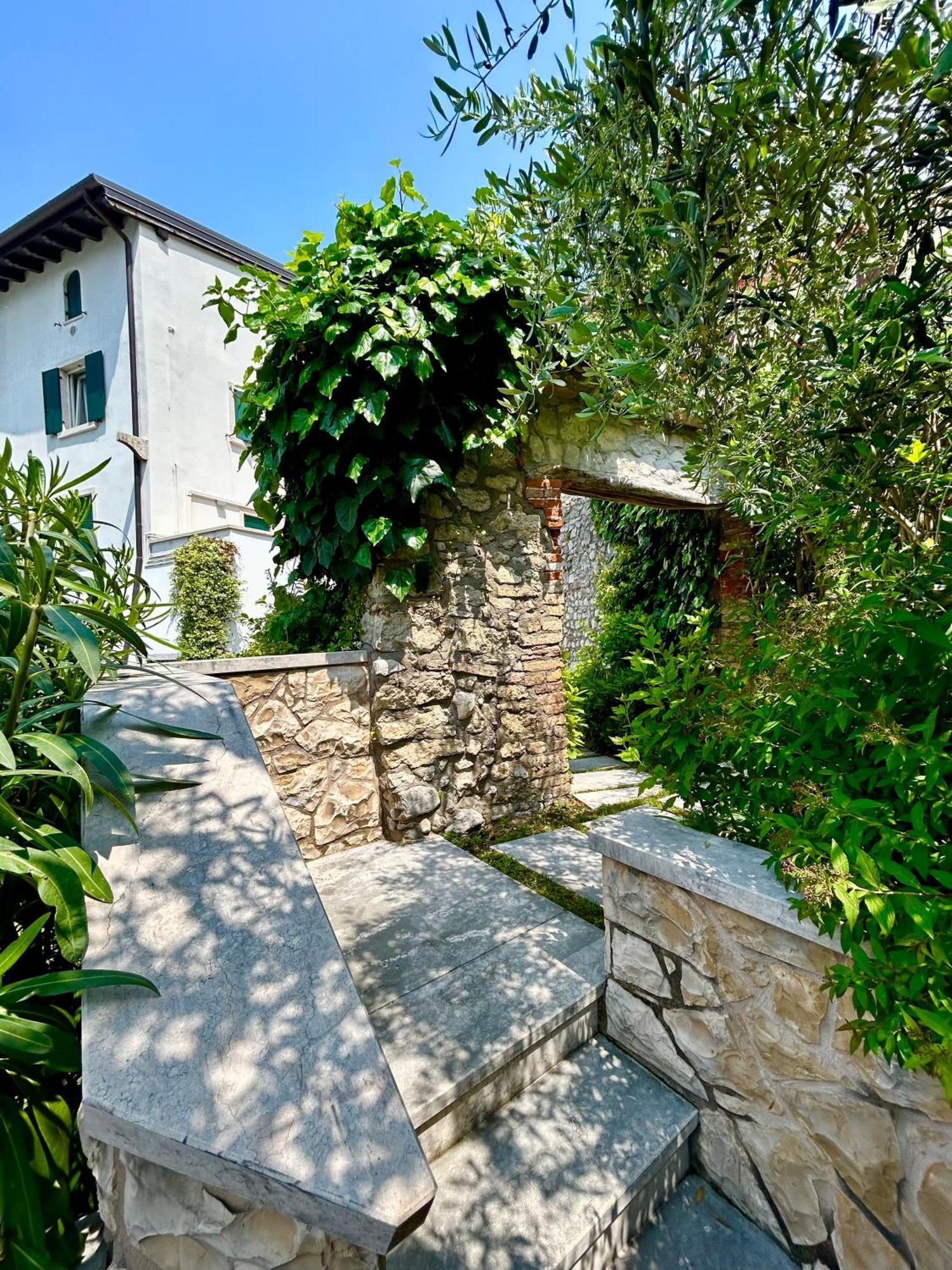 Villa Borgo Borago برنزوني سول جاردا الغرفة الصورة